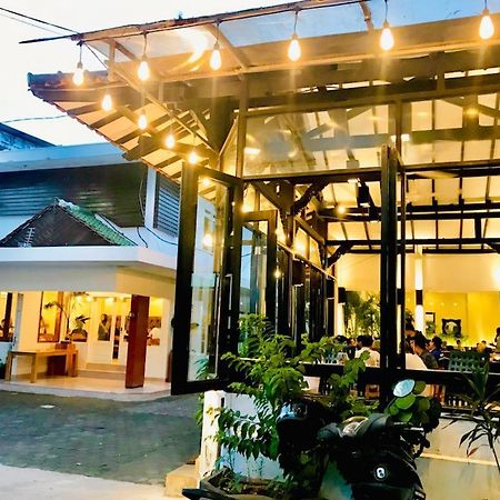 Belaya Hotel Jepara Exterior photo