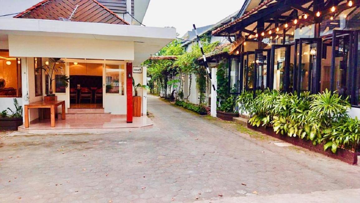 Belaya Hotel Jepara Exterior photo